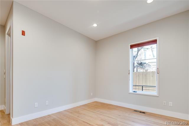 Building Photo - 2536 Glenarm Pl