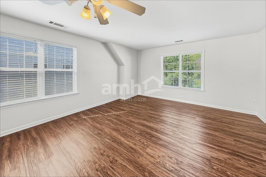 Building Photo - 108 Tilton Dr