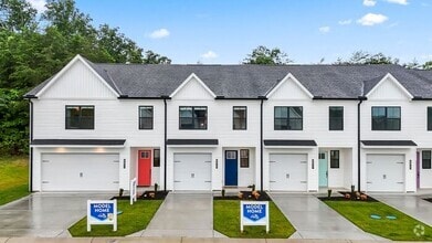 Building Photo - NEWLY RENOVATED with Washer and Dryer Incl...