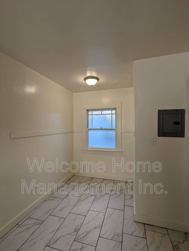 Building Photo - 1930 California St