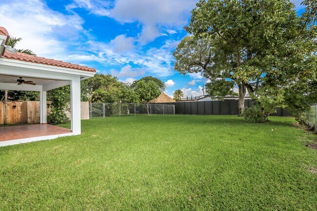 Building Photo - 4145 SW 84th Ct