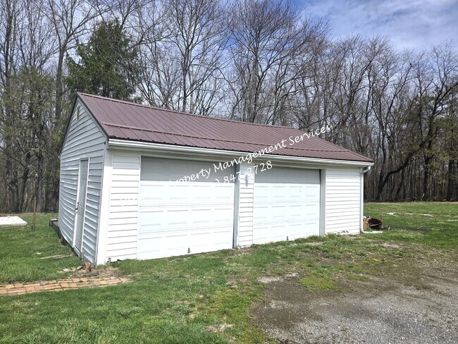 Building Photo - 1425 Barclay Hill Rd