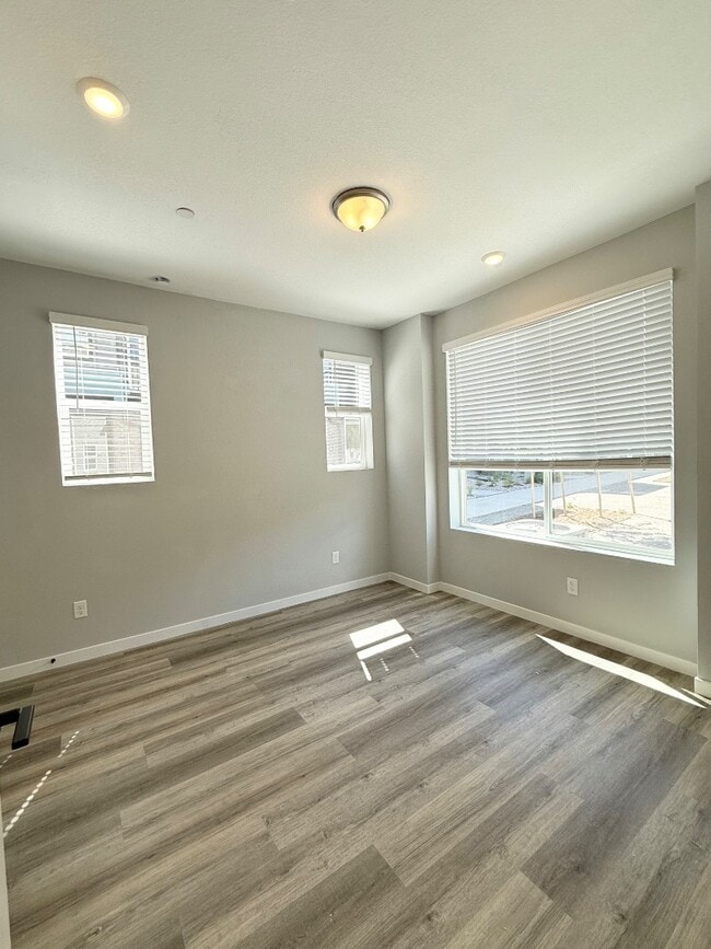 Building Photo - 16551 Peak Wy