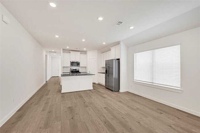 Building Photo - 17123 Bluebonnet Creek Trl