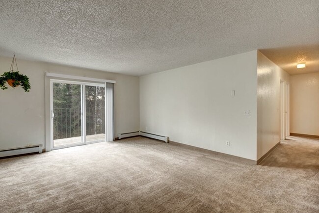 Building Photo - Quiet Creek