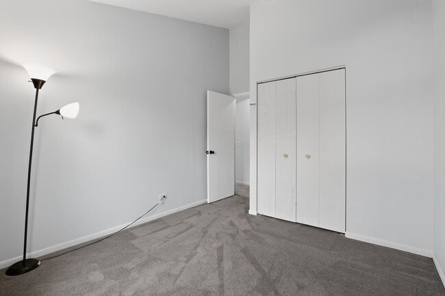 Building Photo - 1336 Queensgreen Cir