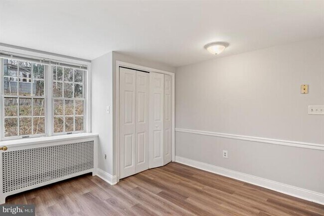 Building Photo - 1651 Limekiln Pike