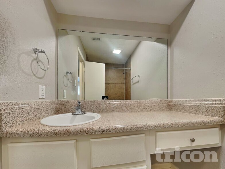 Building Photo - 11119 Daybreak Ln