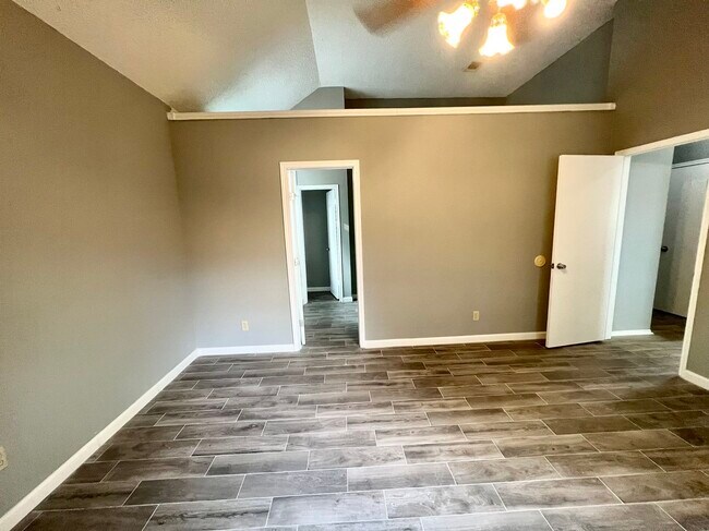 Building Photo - 8035 Trail Side Dr