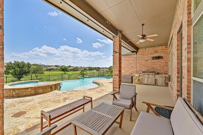 Building Photo - 4303 Woodledge Pl