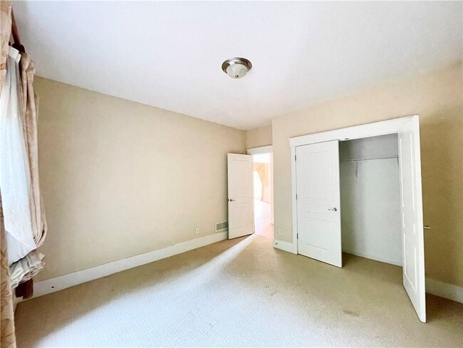 Building Photo - 555 Vinings Springs Dr SE