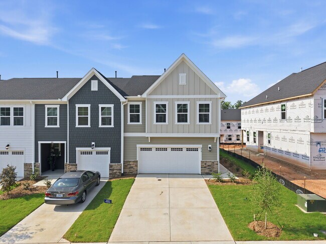 Building Photo - 219 Deercroft Dr