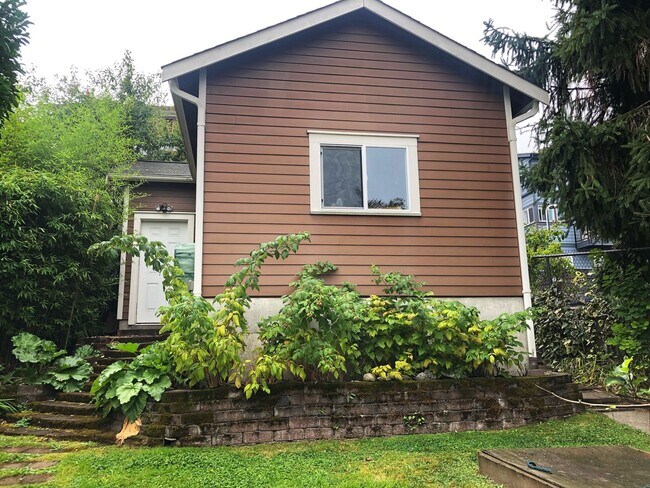 Building Photo - Beautiful Madison Valley Craftsman