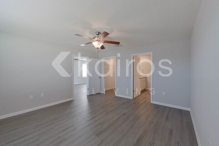 Building Photo - 8681 SW 43rd Ter