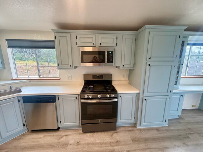 Building Photo - 14555 E Van Tam Way
