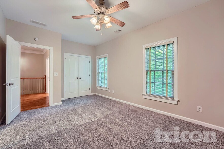 Building Photo - 1442 Hedgewood Ln NW