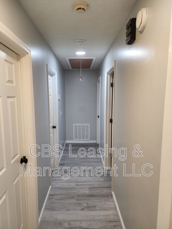 Building Photo - 5126 Stonegate Dr