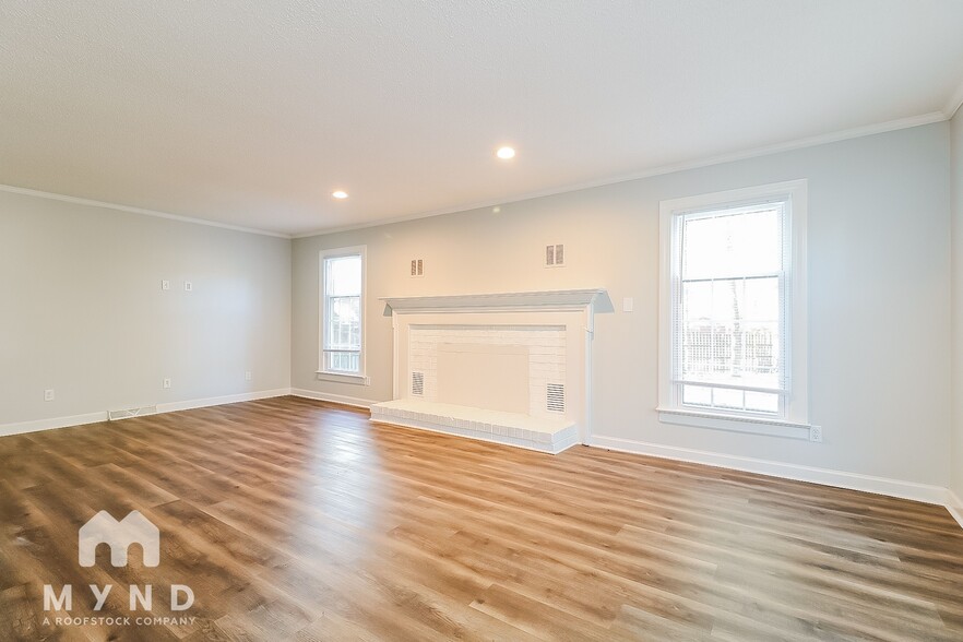 Building Photo - 25 Camelia Dr