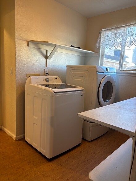 Building Photo - 3444 E 106th Ct