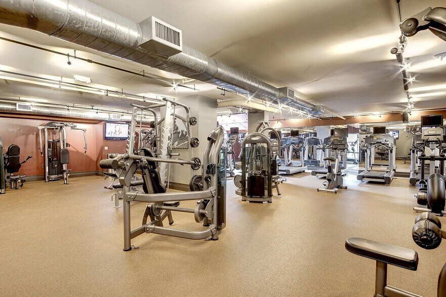 Building Photo - 70 I St SE