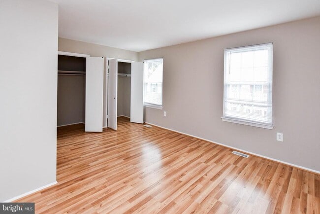 Building Photo - 15043 Cherrywood Dr