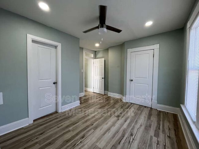 Building Photo - 1347 E Livingston Ave