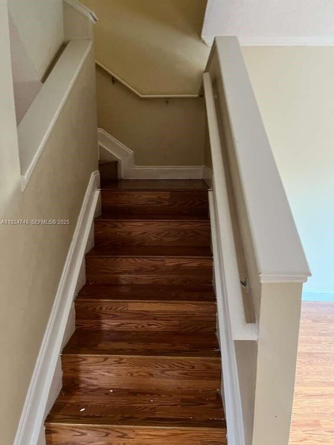 Building Photo - 2891 NE 185th St