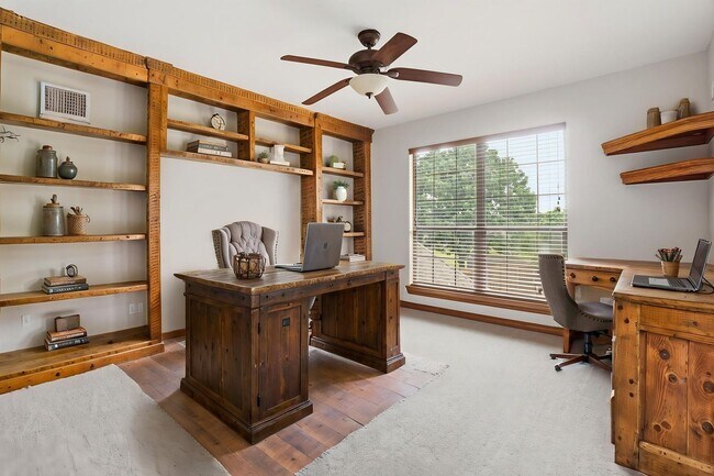 Building Photo - Beautiful & Newly Renovated 3 Bed & 2 Bath House in Heritage Hills with Private Pool