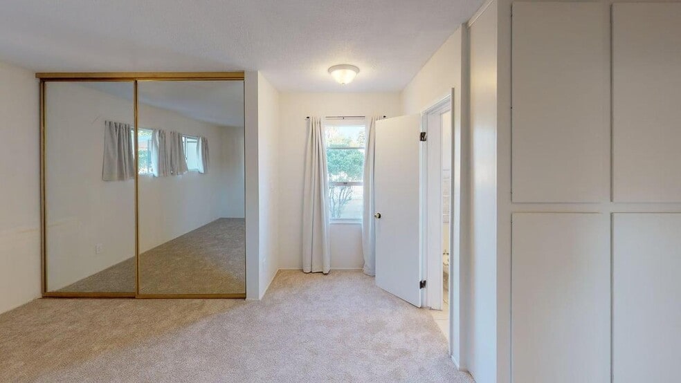 Building Photo - 4312 Manzanita Dr