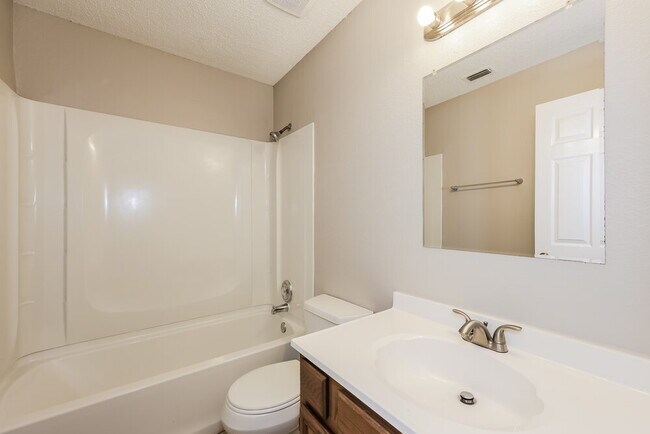 Building Photo - 8204 Marie Ln