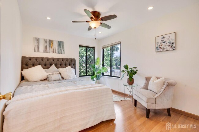 Building Photo - 31 Gate House Ln