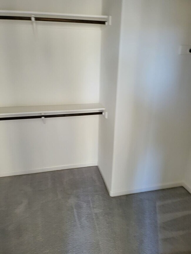 Building Photo - Three Bedroom and Three bathroom home and ...