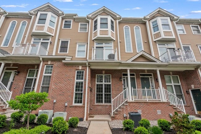 Building Photo - 360 Oswego Ct