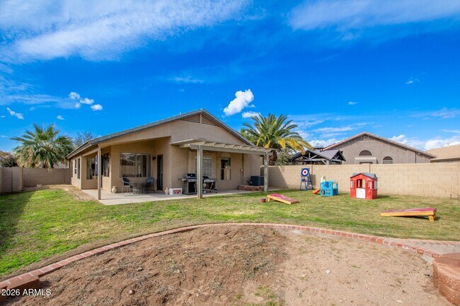 Building Photo - 16019 W Linden St