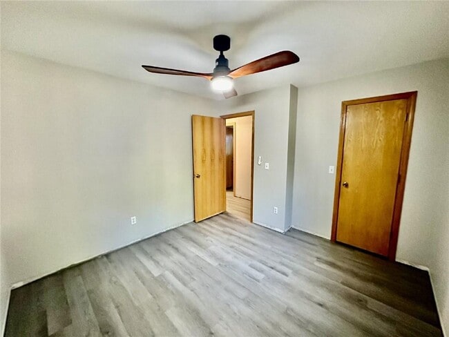 Building Photo - 25 N Cerney Ln