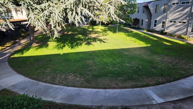 Building Photo - 1001 Murrieta Blvd