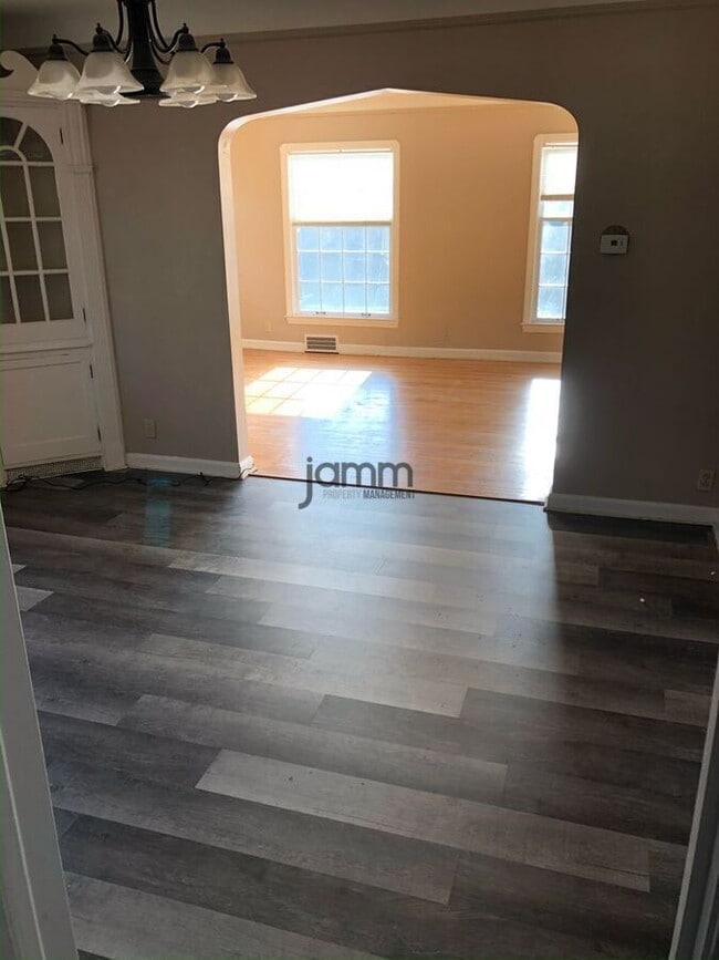 Building Photo - 17724 Hilliard Rd