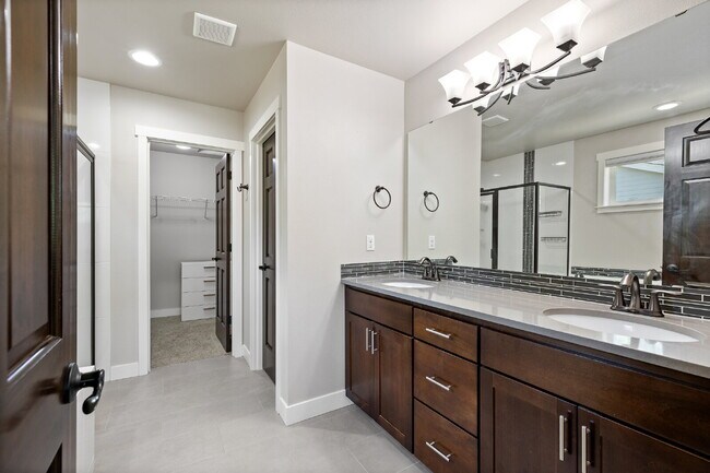 Building Photo - **Stunning Luxury Home in Desirable Mukilteo for RENT!** Available August 25th for MOVE IN