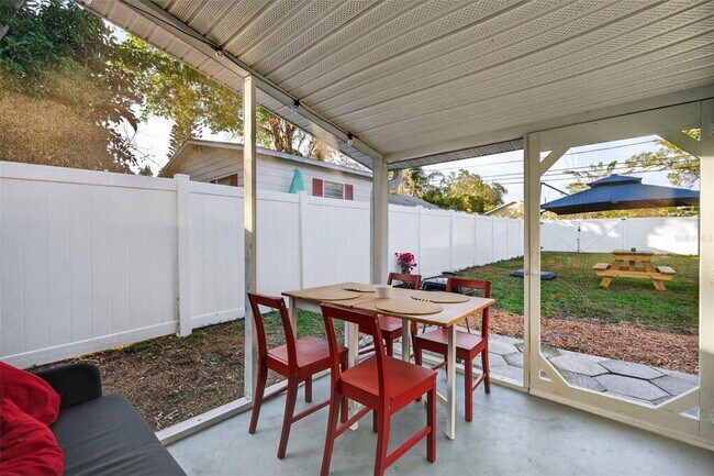 Building Photo - 2301 14th Ave N