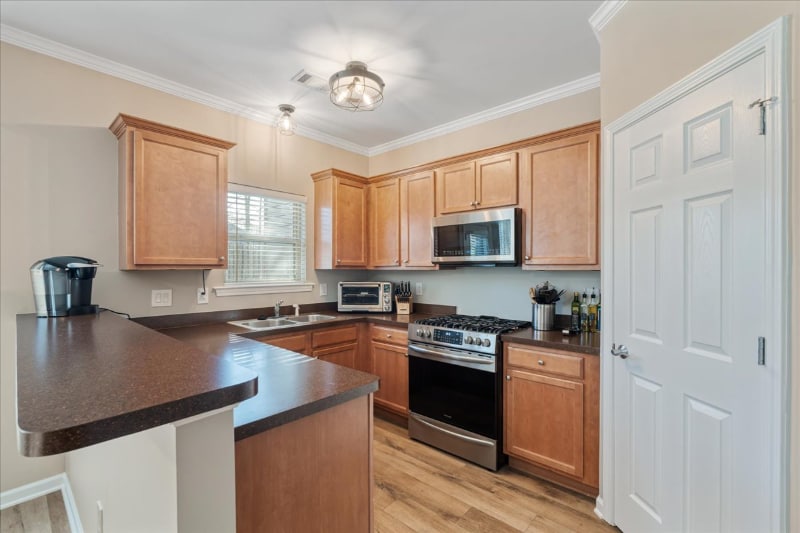 Building Photo - 145 Sunset Ln