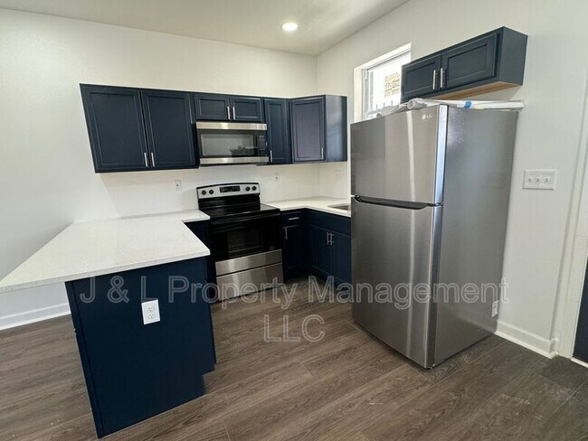 Building Photo - 1602 Cypress St