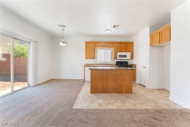 Building Photo - 32 Rosa Rosales Ct