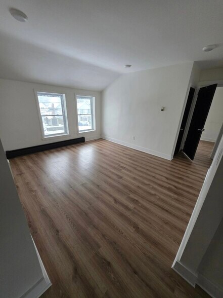 Building Photo - 115 Prospect St