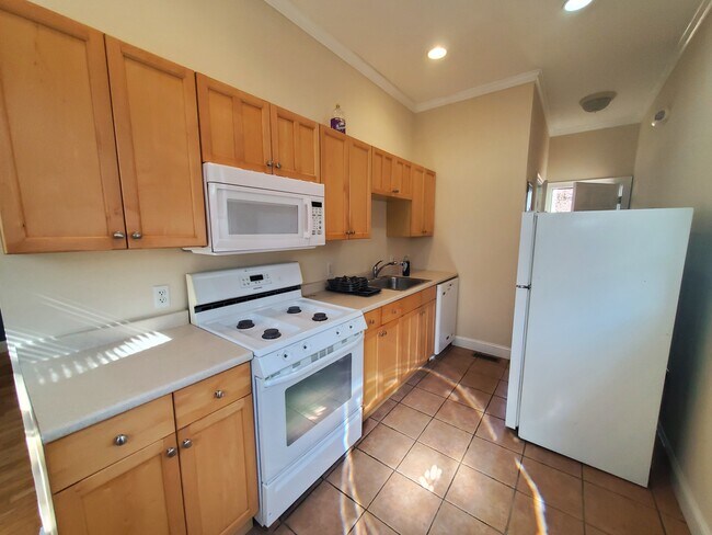 Primary Photo - 44 Edgar Ave