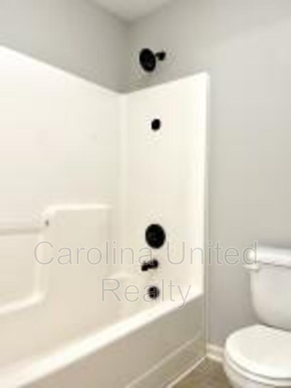 Building Photo - 220 Kickham Ln