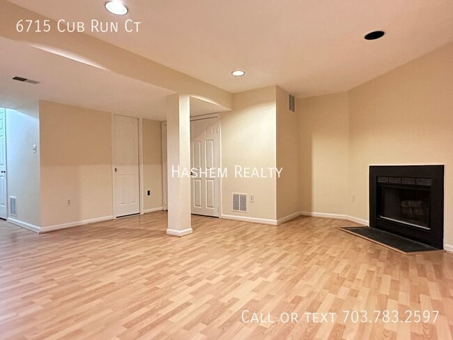 Building Photo - 6715 Cub Run Ct
