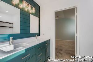 Building Photo - 26023 Indian Clf