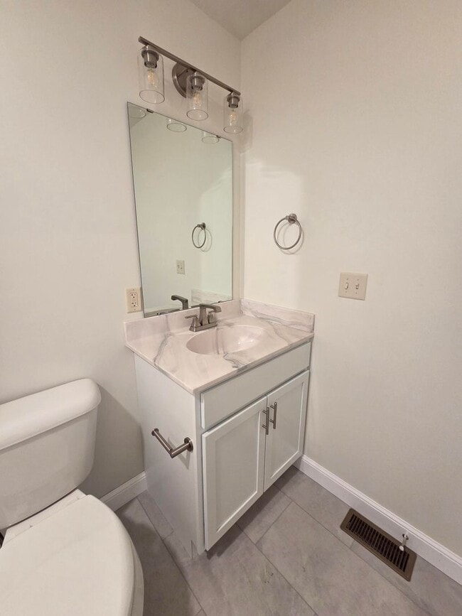 Building Photo - 43 W Main St