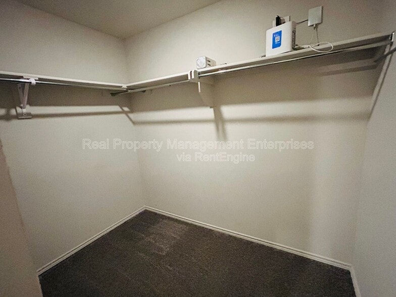 Building Photo - 11804 Krew Wy