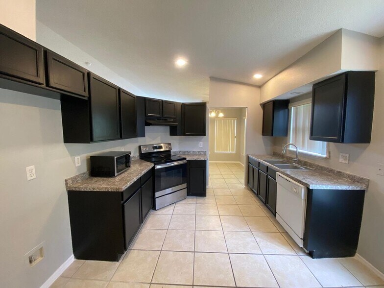 Building Photo - 1440 Timberbend Cir